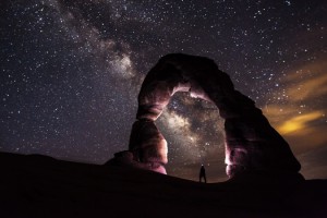 delicate-arch-night-stars-landscape-medium