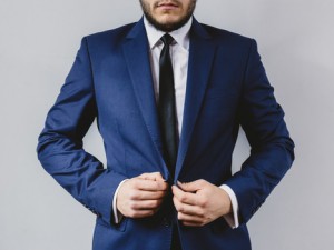 suit-portrait-preparation-wedding-medium